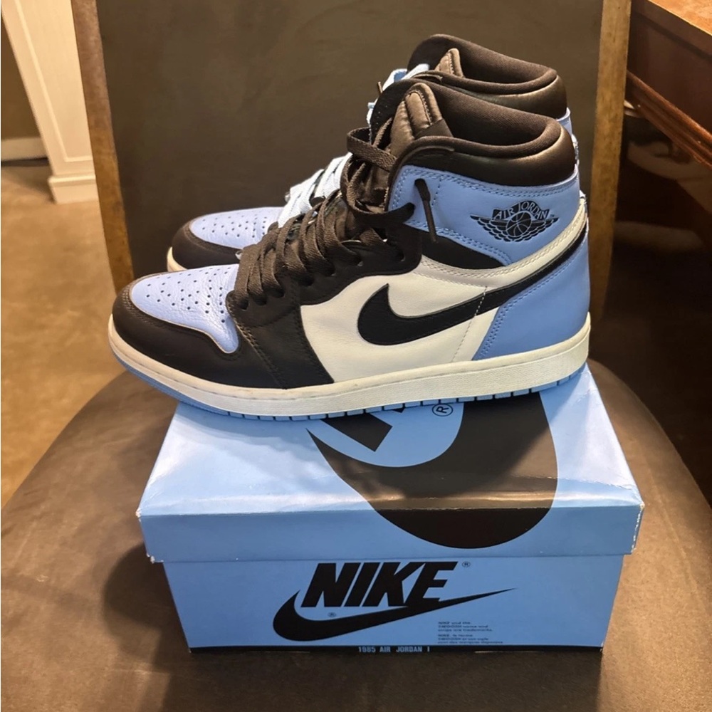Nike Men's Black and Light Blue Sneakers